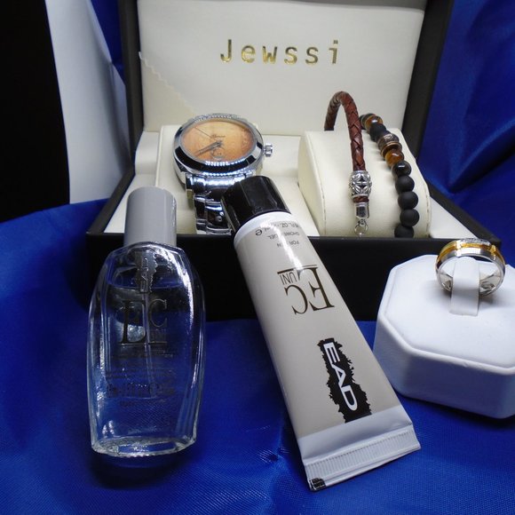 7 Pc Watch Set ( NWT) - Picture 8 of 8